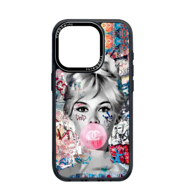 Coque Personnalisée Trop Saint pour iPhone 14 15 16 Pro B.B Sur Fond  LV Argent brigitte bardot